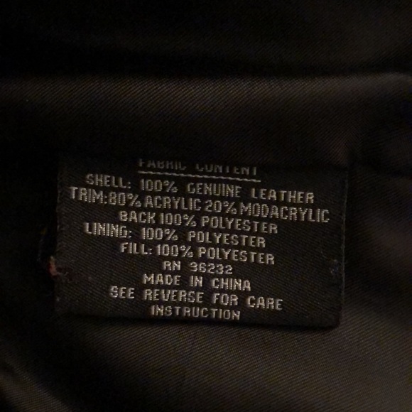 Black 100% soft leather coat with quilted zip-out lining, hits at upper thigh - Picture 12 of 16